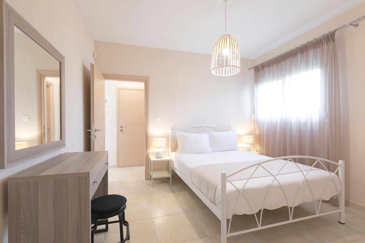 Palm Tree Apartments #Feelslikehome Ormos Panagias Bagian luar foto